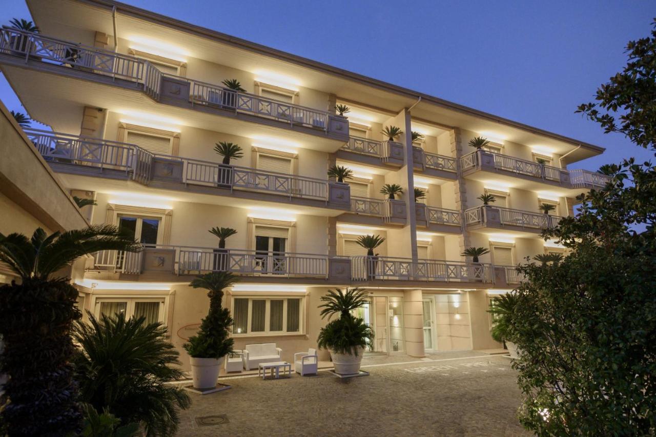 Green Park Hotel 메르코글리아노 외부 사진